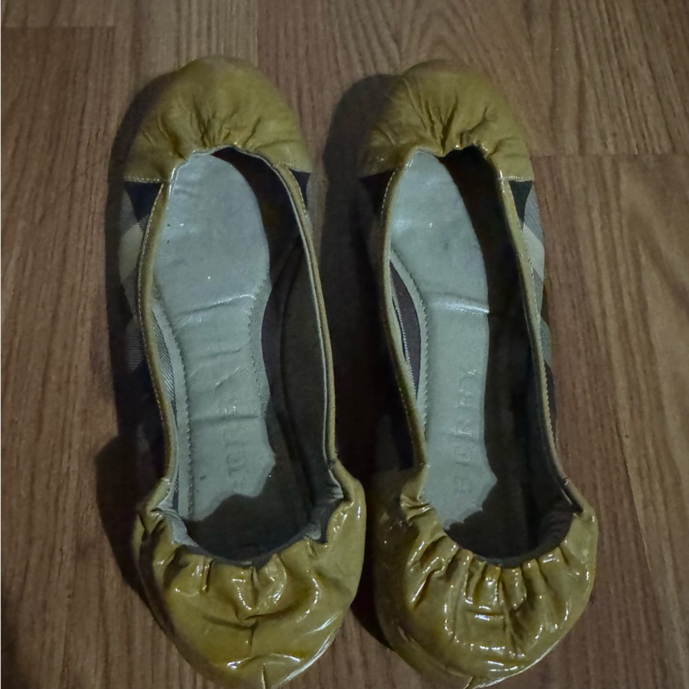 Burberry Nova Check Beige Patent Leather Ballet Flats Classic Preppy Old Money - Picture 9 of 9
